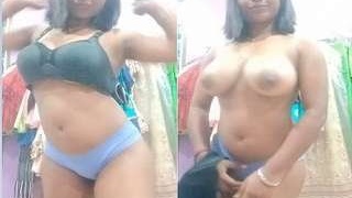 Desi girl flaunts her naked body in a steamy video