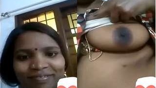 Indian bhabhi flaunts her boobs and pussy on video call