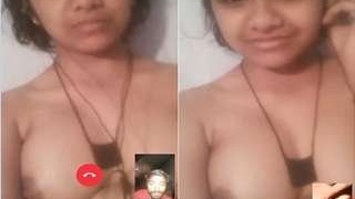 Desi babe flaunts her ample bosom in a video call
