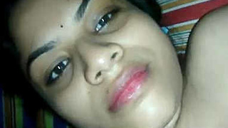 Indian girl gets recorded on mobile while giving a blowjob