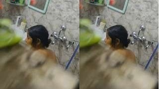 Amateur bhabi records her bathing session on hidden camera