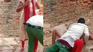 Caught in the act: Desi lover gets outdoor sex time
