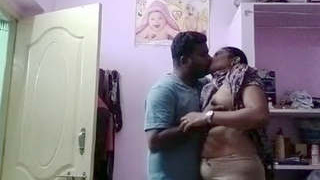Telugu couple's steamy romance and blowjob video