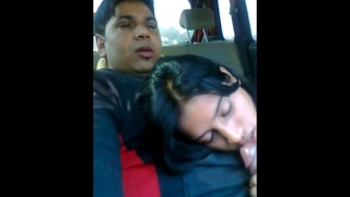 Lucknow girl gives a blowjob in a car