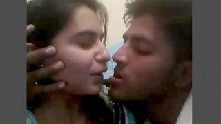 First-time kissing and fucking in desi couple video