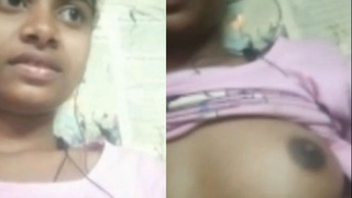 Desi girl flaunts her body in nude MMS video
