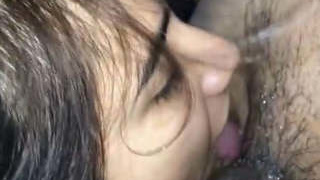 Desi bhabi gives a hot blowjob in HD
