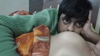 Pakistani couple from Lahore in steamy video