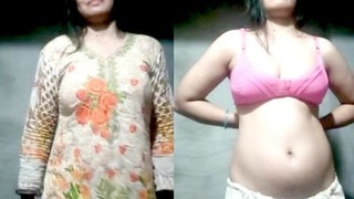 Desi girl records nude undress video for personal use