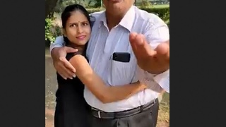 Viral video of Bhabi and Oldman's latest romance