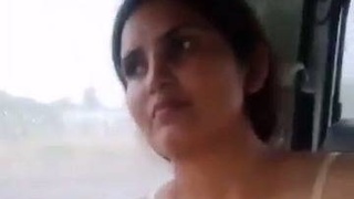 Indian babe gets her pussy pounded by a Pakistani machine