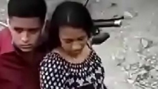 Sexy Indian babe gets naughty in the open air