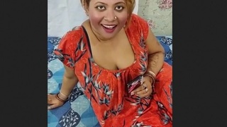 Mature desi woman indulges in role-playing and fucks