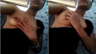 Adorable Desi babe flaunts her breasts in a seductive manner