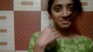 Bangladeshi beauty captures her own nude selfies