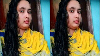 Amateur Indian girl from village shows off her big tits