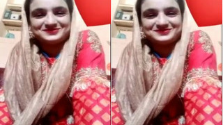 Amateur Pakistani bhabhi flaunts her big boobs and pussy in part 3