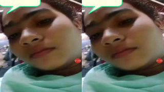 Amateur Indian girl reveals her pussy in exclusive video