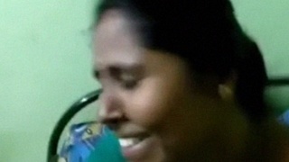 Cheating wife in sari reveals her naked pussy on camera