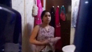 Hidden camera captures Indian bhabhi's nude bath in bathroom