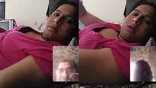Desi Aunty's chat leads to steamy video