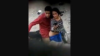 Lover and lover enjoy outdoor sex in the open air