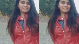 Exclusive video of Desi babe flaunting her boobs on video call