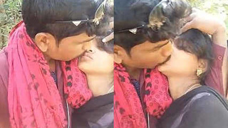 Indian couple enjoys outdoor make out session