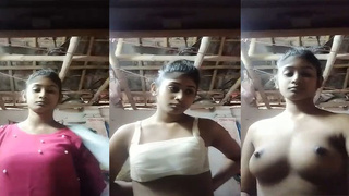 Indian girl in village shares nude selfies