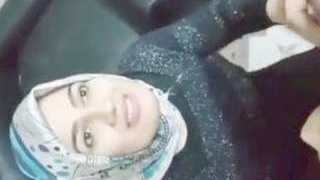 Desi hijabi bhbai gives a blowjob to her boyfriend's cock