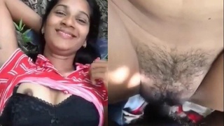 Indian babe gets fucked outdoors in a steamy video