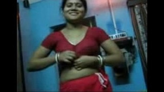 First-time shy women from South India reveal their nude bodies to their lover