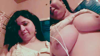 Desi aunt's big boobs and wet pussy on live webcam