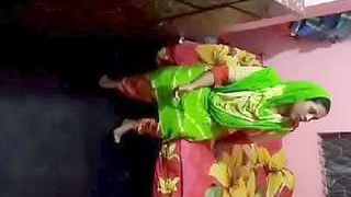 Desi village bhabhi gets fucked for her household chores