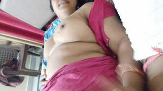 Horny bhabhi's MMS leaked on the internet
