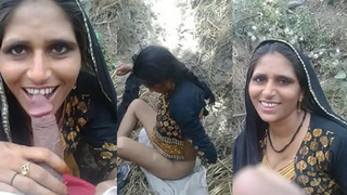 Bhabi from a rural area gives outdoor blowjob to her cousin