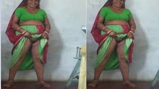 Exclusive video of a Desi hillbilly bhabhi exposing her intimate area