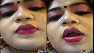 Exclusive video of horny bhabhi fingering herself on video call
