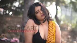 Desi bhabi and boudi in steamy photo shoot