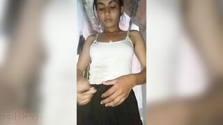 Amateur Indian babe flaunts her perfect boobs and body in a nude video
