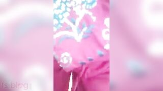 Desi babe flaunts her bush in outdoor sex video