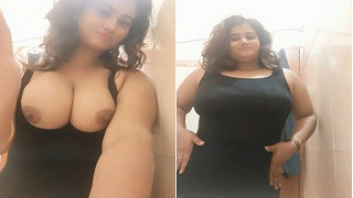 Exclusive video of an Indian girl flaunting her big breasts