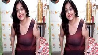 Desi bhabhi flaunts her body in exclusive webcam show