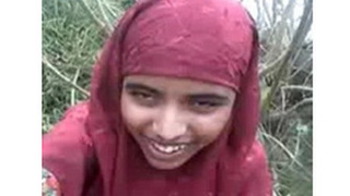 Muslim Indian girl gets outdoor sex on a bed