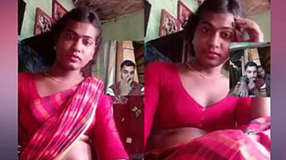 Village aunty's live show in saree with navel exposure