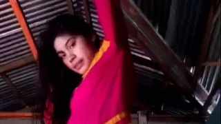 Bangladeshi girl uses sex toys in masturbation video