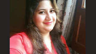 Bhabis from Pakistan get naughty with their boss in a steamy video