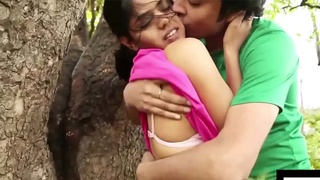 Desi college girl's sex tape featuring hot Indian girl
