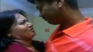 Tamil aunty's home sex video goes viral