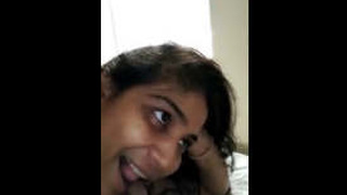 Desi girl gives a hot blowjob in video